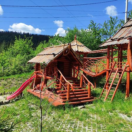 Дерев'Яний Котедж "Казка" Iaremcea Exterior foto