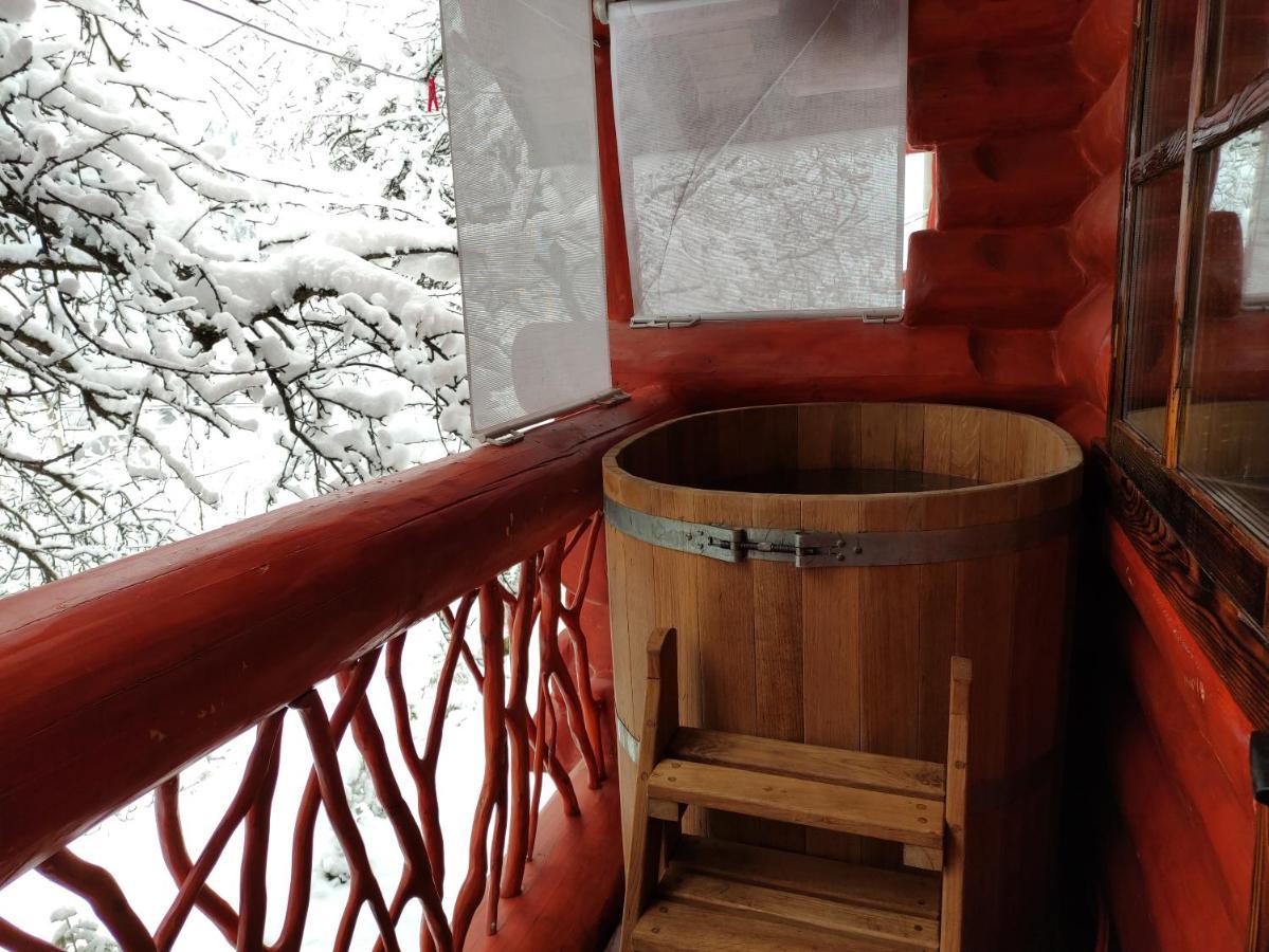 Дерев'Яний Котедж "Казка" Iaremcea Exterior foto